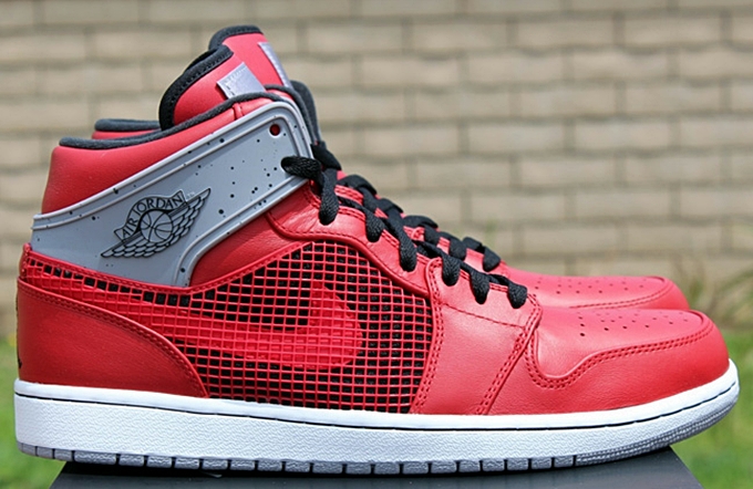 Air Jordan 1 Retro ’89 Fire Red Hitting Shelves Today