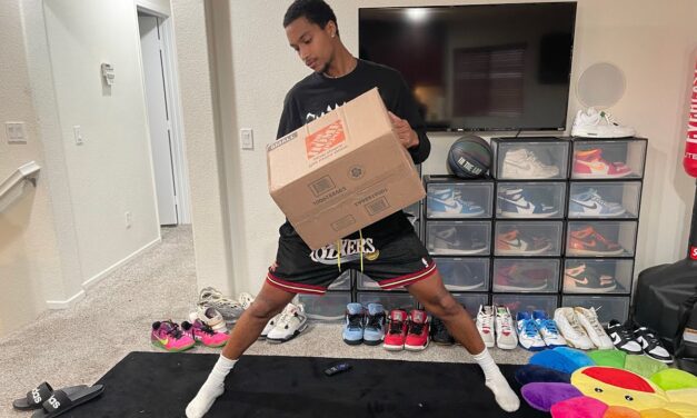 Unboxing a $170 jordan sneaker mystery box (2 pairs)