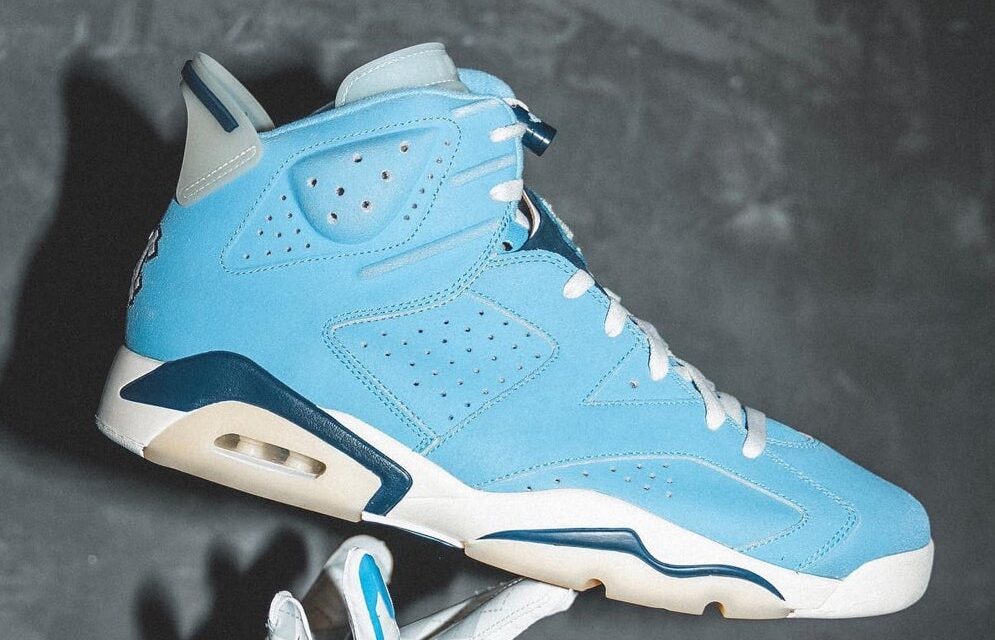 Air Jordan 6 UNC Football PE 2022