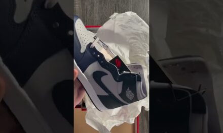 Unboxing & First Look: Air Jordan 1 Georgetown 85’