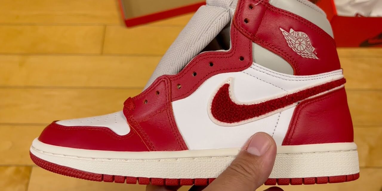 UNBOXING "Chenille" Air Jordan 1 Varsity Red –