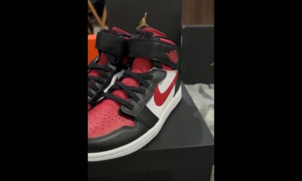 Unboxing the Air Jordan 1 Hi Flyease Fire red