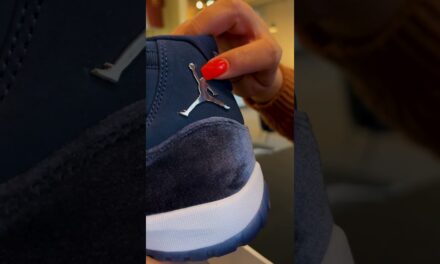 Unboxing the Midnight Navy Jordan 11s