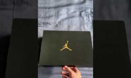 Unboxing the Jordan 1 Mid White Metallic Gold Obsidian, Do