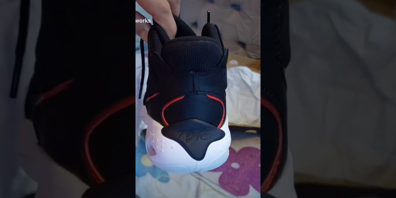 Unboxing Air Jordan Max Aura 4