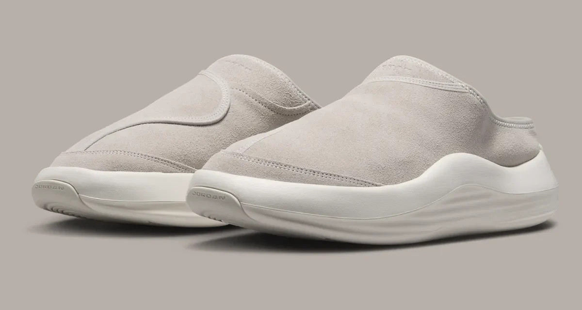 Jordan Future Mule “Light Iron Ore” HV5073-003
