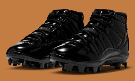Air Jordan 11 MCS “Black/Metallic Gold” Baseball Cleats